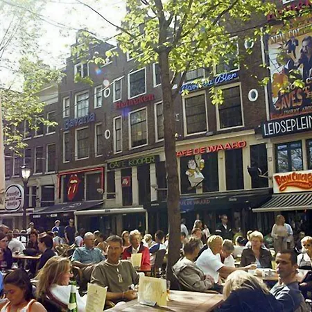 Leidseplein Hostel