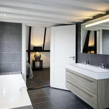 هوستال لايدزبلين بيت شباب