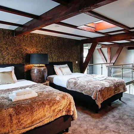 Leidseplein Hostel *