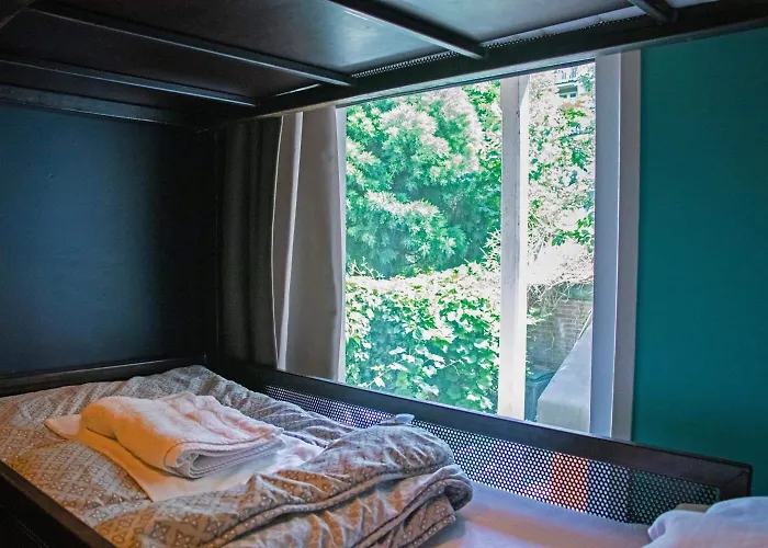 هوستال لايدزبلين *