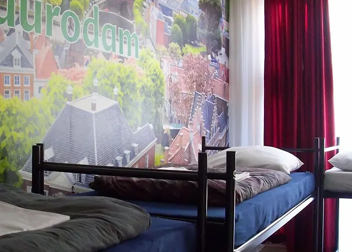 هوستال لايدزبلين بيت شباب أمستردام