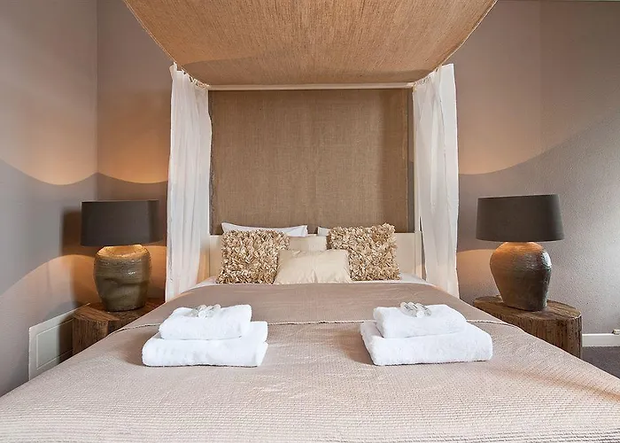 هوستال لايدزبلين * أمستردام