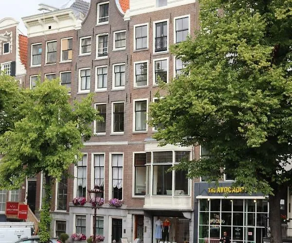 هوستال لايدزبلين بيت شباب أمستردام