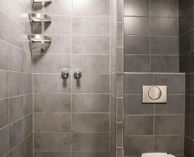 هوستال لايدزبلين *