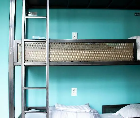 هوستال لايدزبلين بيت شباب