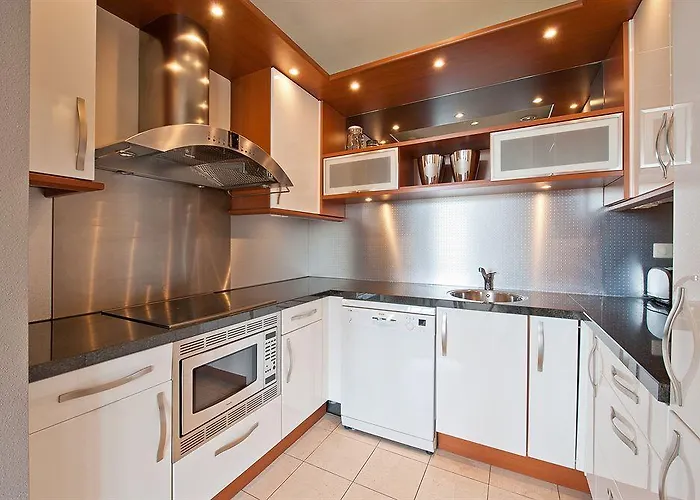 Leidseplein Hostel *