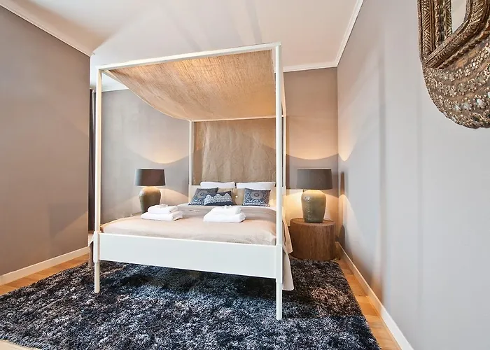 Leidseplein Hostel *