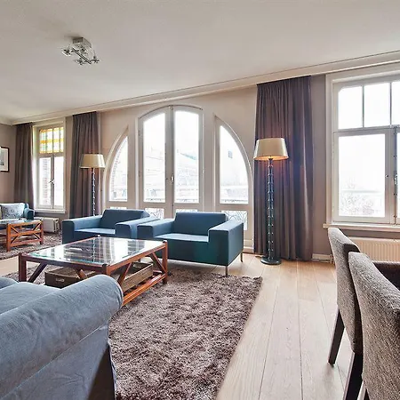 Leidseplein Hostel