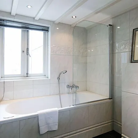 Leidseplein Hostel